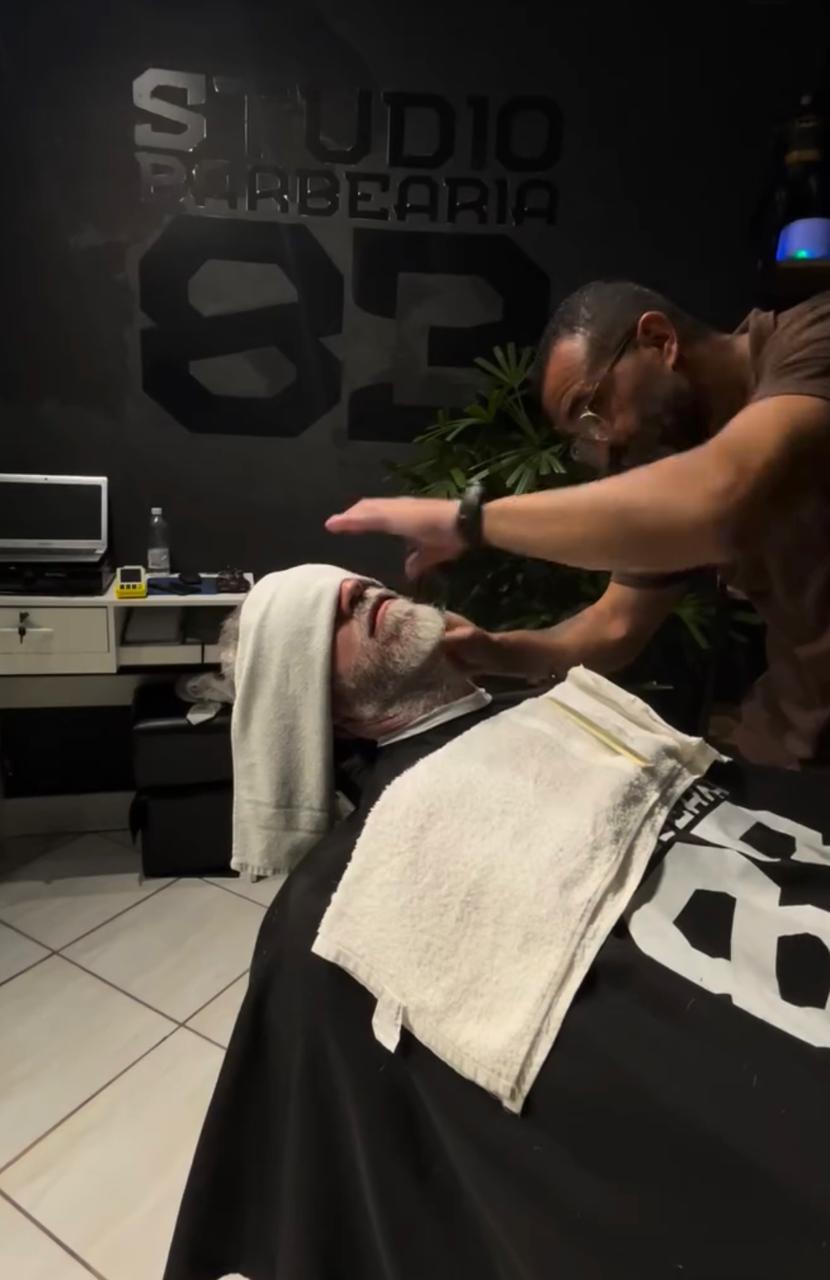 Atendimento na Studio Barbearia 83
